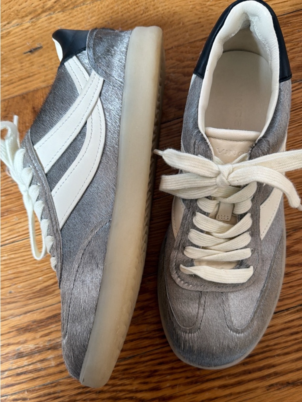 Vince Oasis Leather Low-Top Sneakers silver Haircalf size 6.5